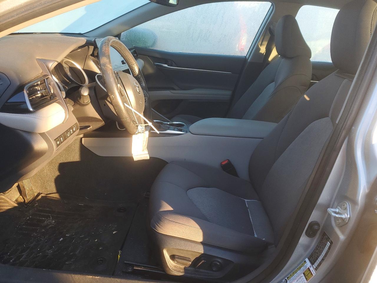 2022 TOYOTA CAMRY LE photo 7