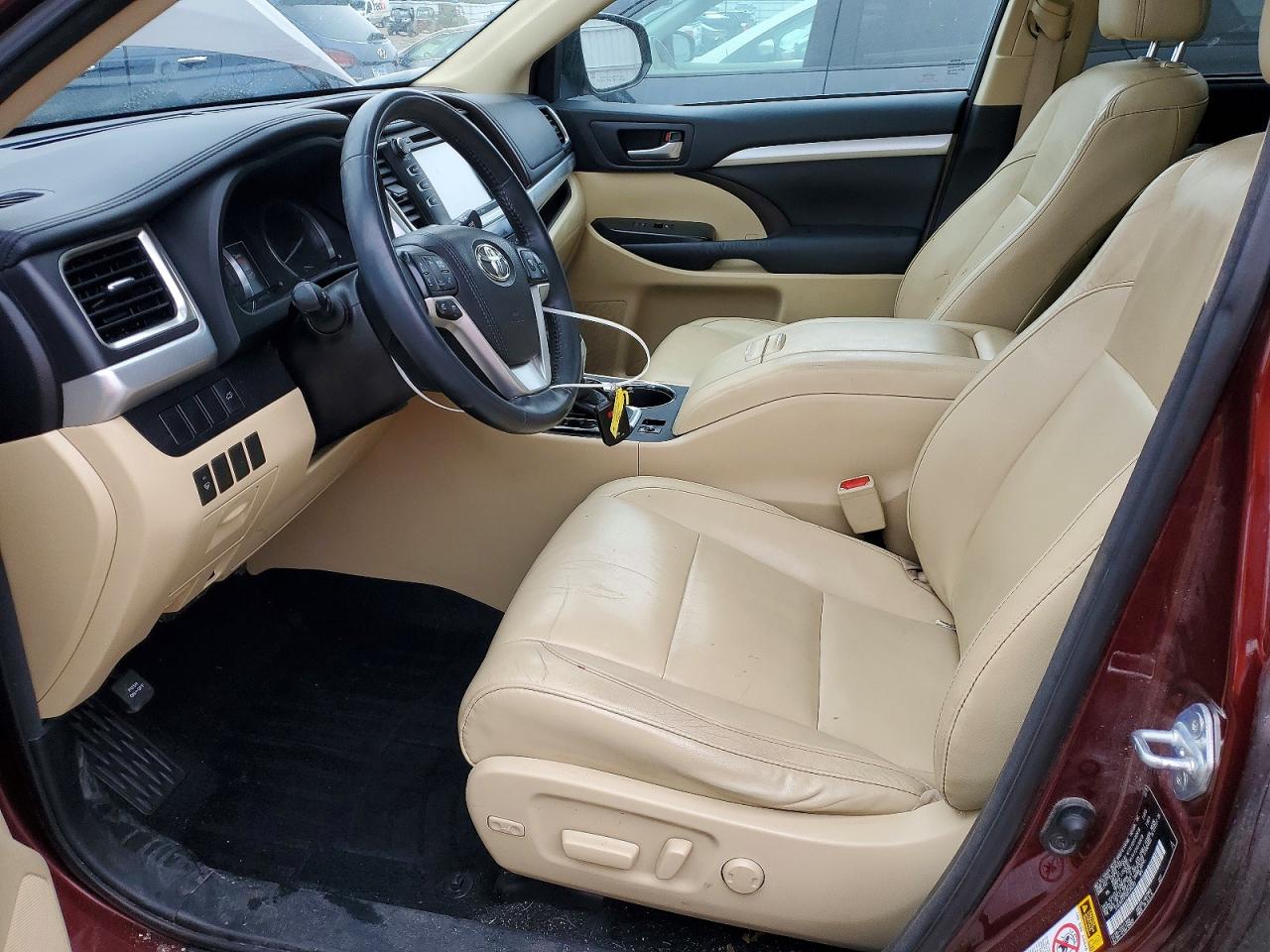 2016 TOYOTA HIGHLANDER XLE photo 7