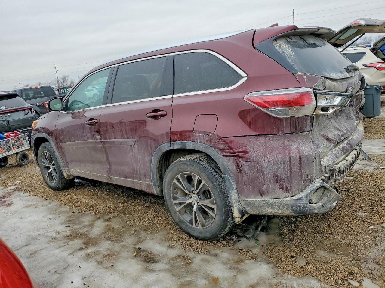 2016 TOYOTA HIGHLANDER XLE photo 2