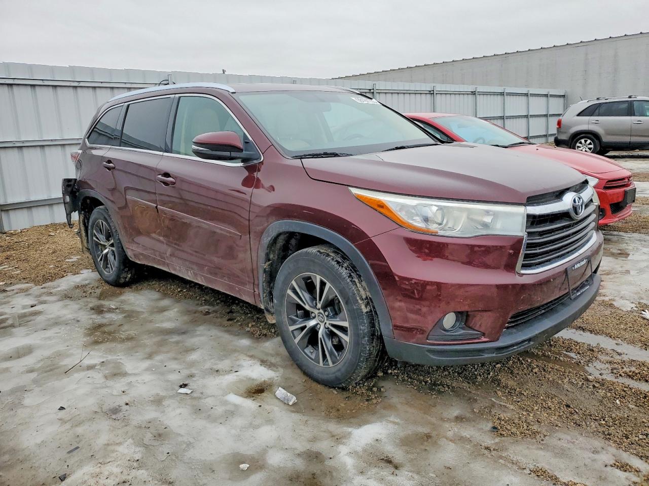 2016 TOYOTA HIGHLANDER XLE photo 4