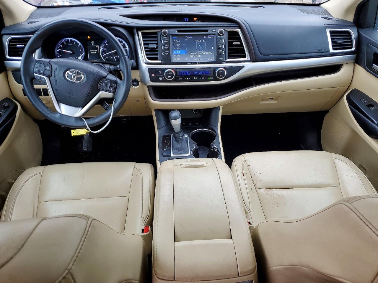2016 TOYOTA HIGHLANDER XLE photo 8