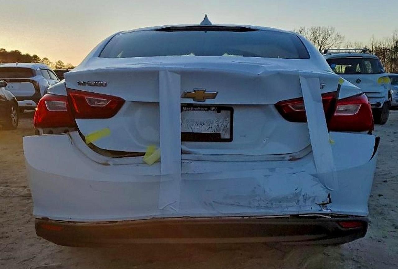 2018 CHEVROLET MALIBU LT photo 11