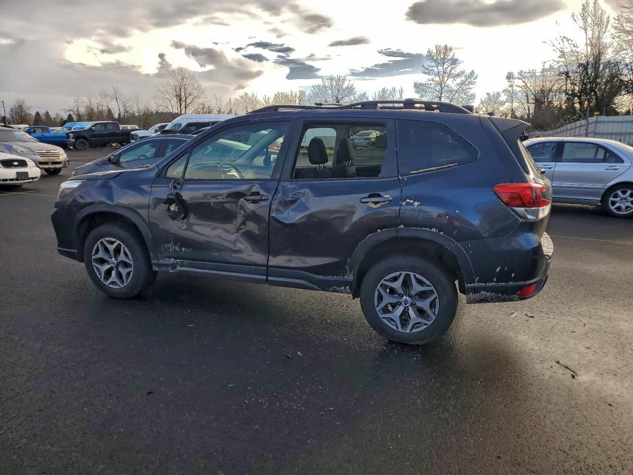 2019 SUBARU FORESTER PREMIUM photo 2