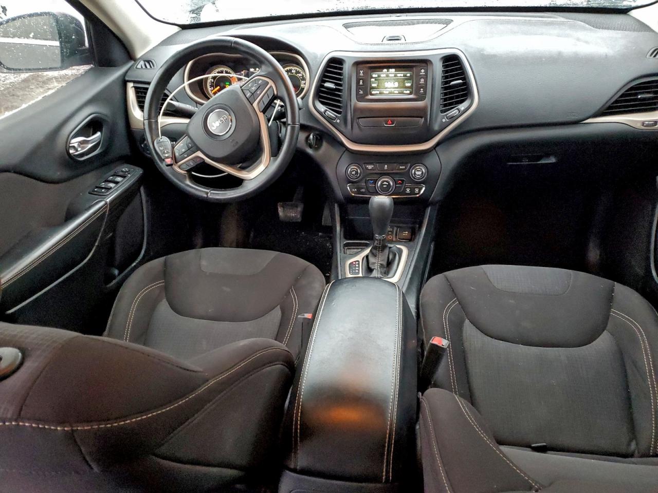 2016 JEEP CHEROKEE LATITUDE photo 8