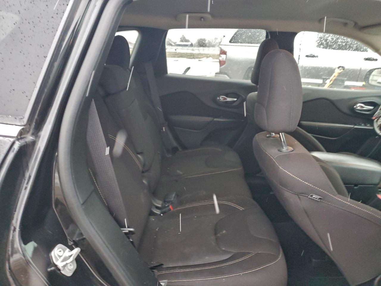 2016 JEEP CHEROKEE LATITUDE photo 11