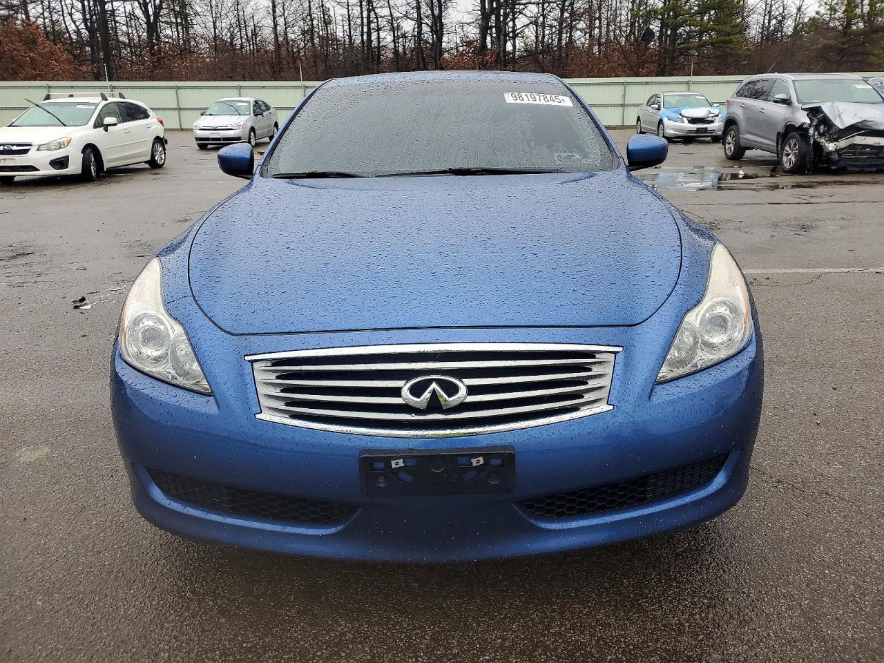 2010 INFINITI G37 photo 5