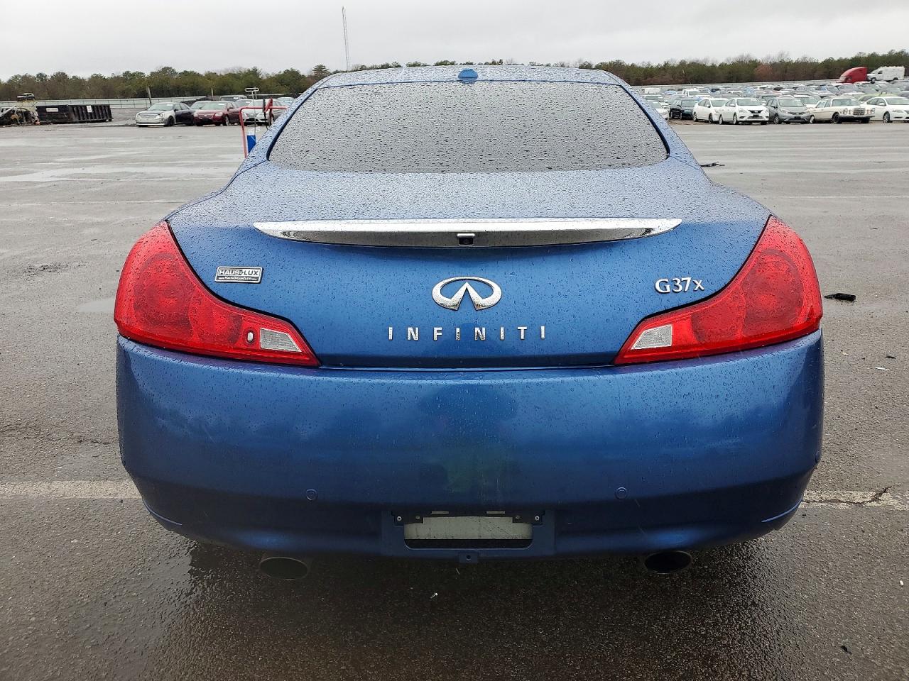 2010 INFINITI G37 photo 6