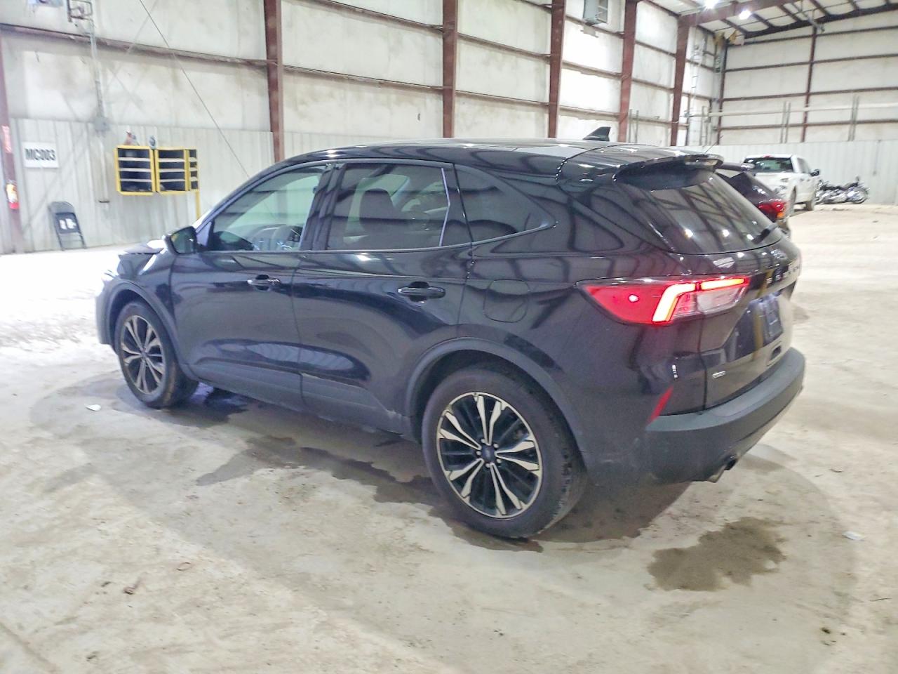 2022 FORD ESCAPE SE photo 2