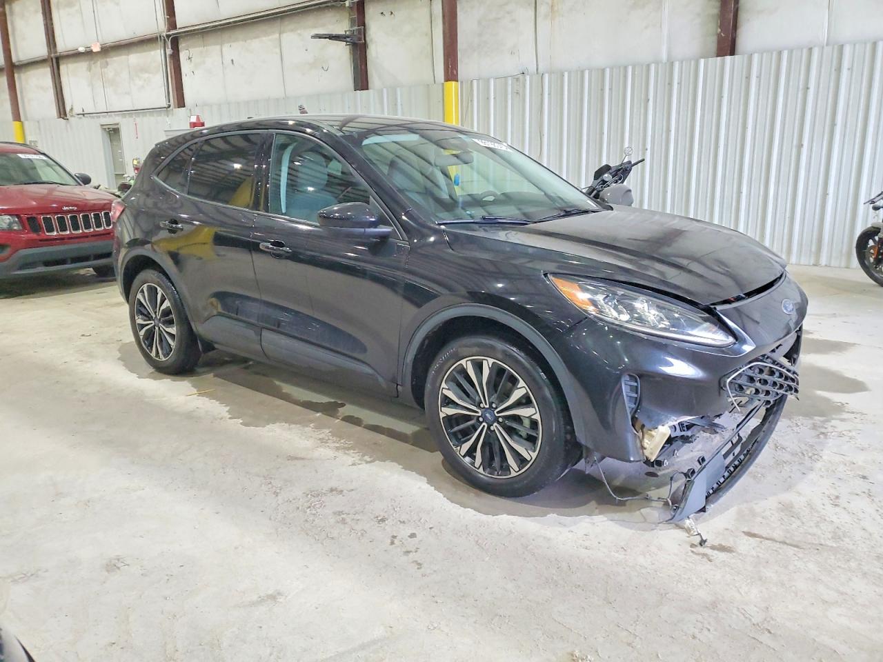 2022 FORD ESCAPE SE photo 4