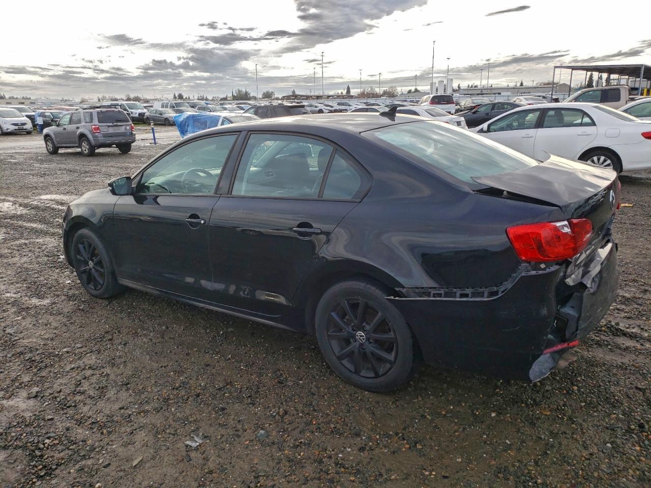 2012 VOLKSWAGEN JETTA SE photo 2
