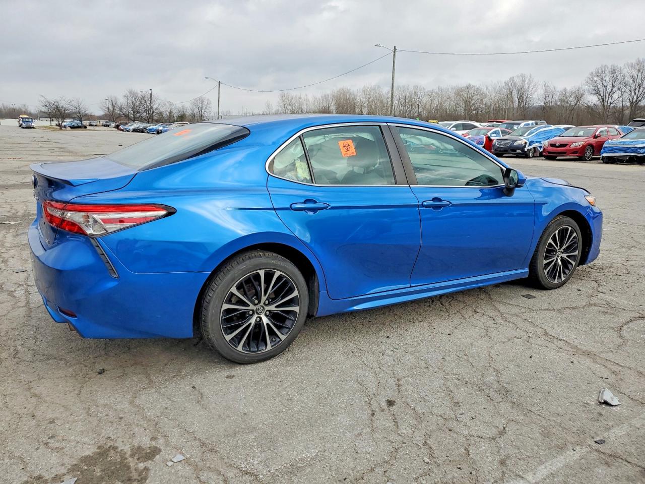 2018 TOYOTA CAMRY L photo 3
