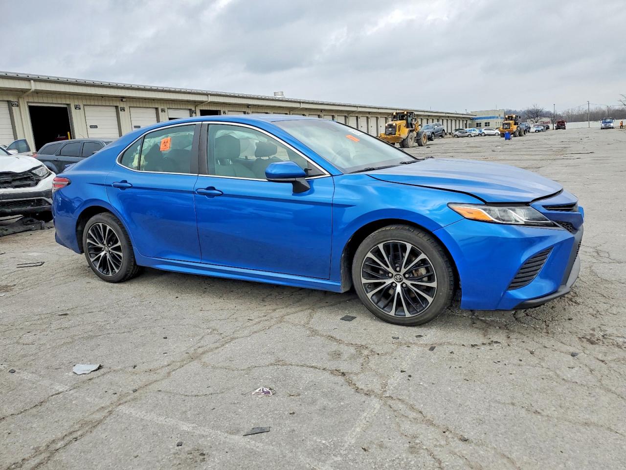2018 TOYOTA CAMRY L photo 4