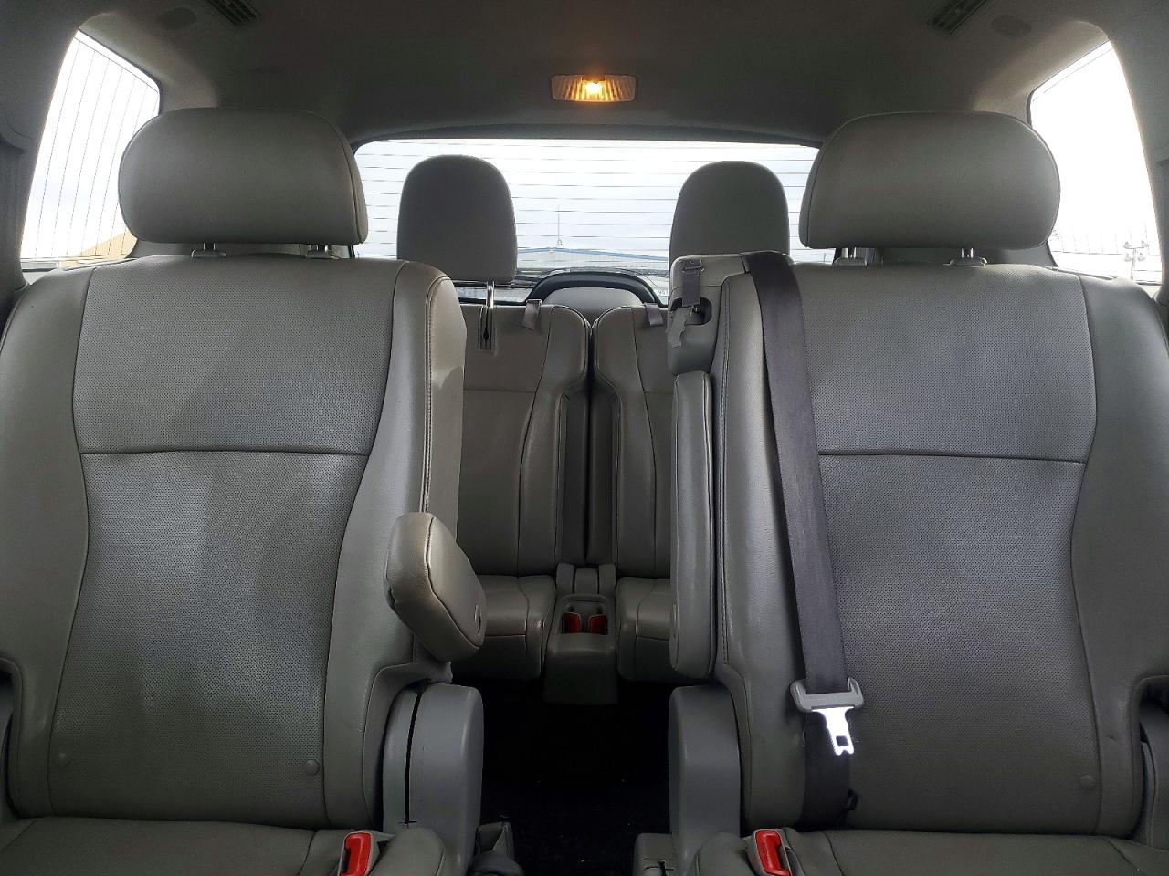 2013 TOYOTA HIGHLANDER LIMITED photo 10