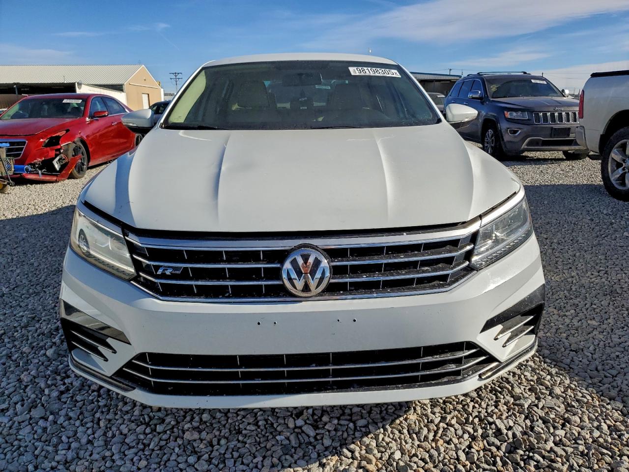 2017 VOLKSWAGEN PASSAT R-LINE photo 5