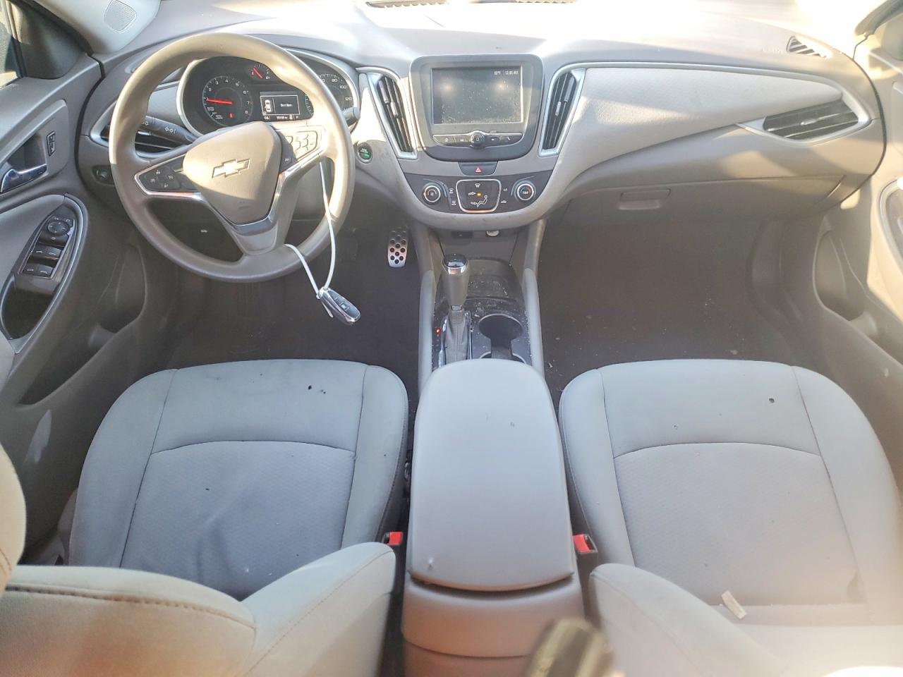 2017 CHEVROLET MALIBU LS photo 8