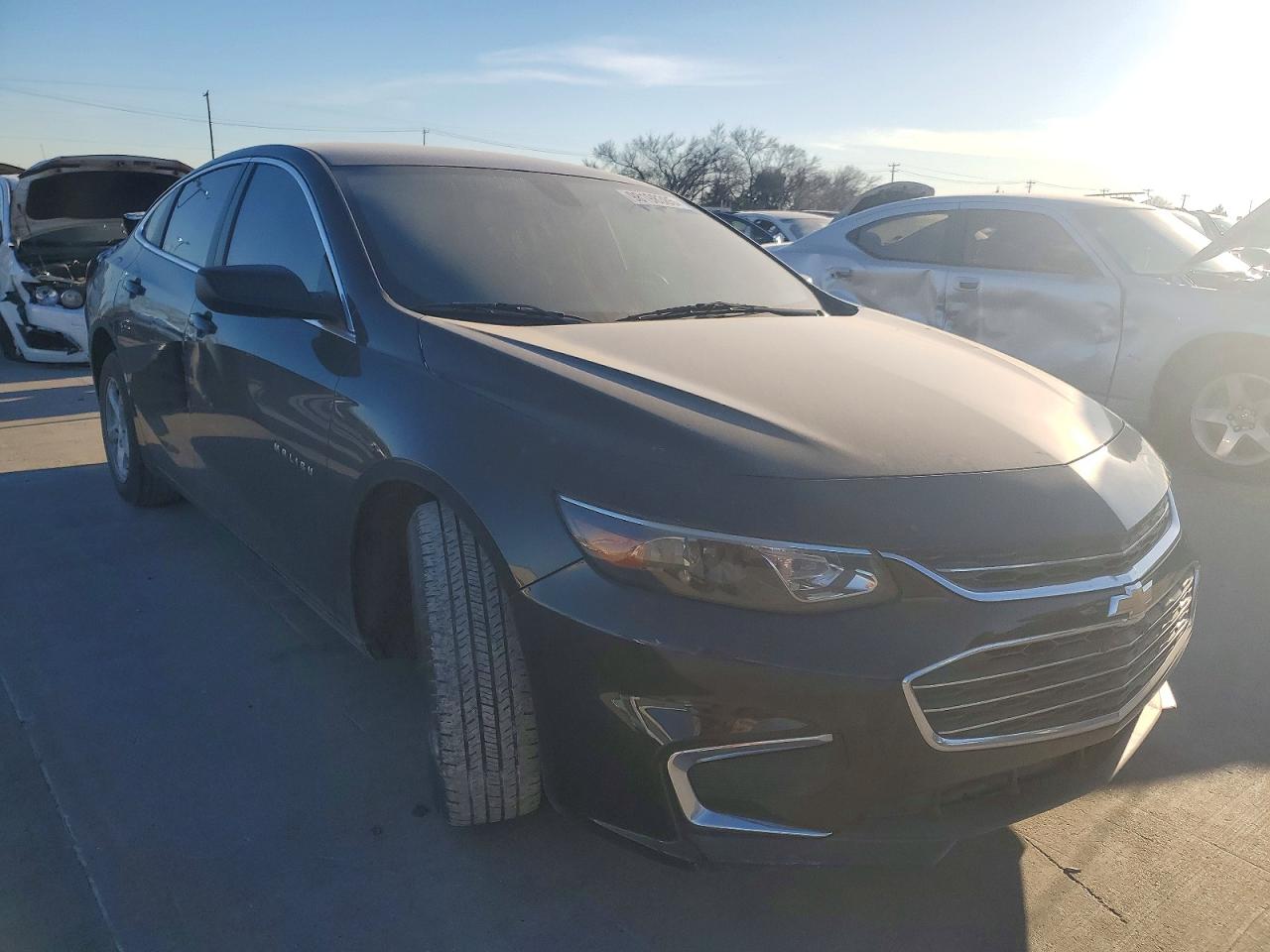 2017 CHEVROLET MALIBU LS photo 4