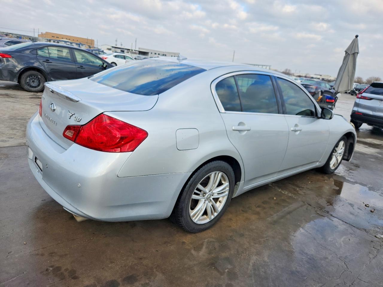 2010 INFINITI G37 BASE photo 3