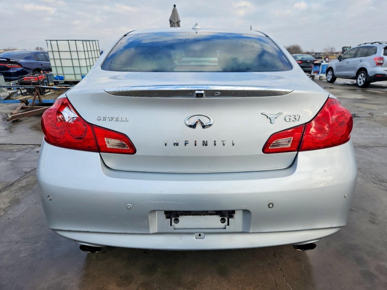 2010 INFINITI G37 BASE photo 6
