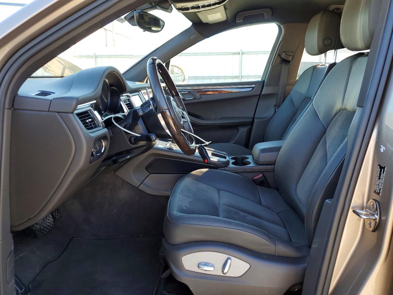 2015 PORSCHE MACAN S photo 7