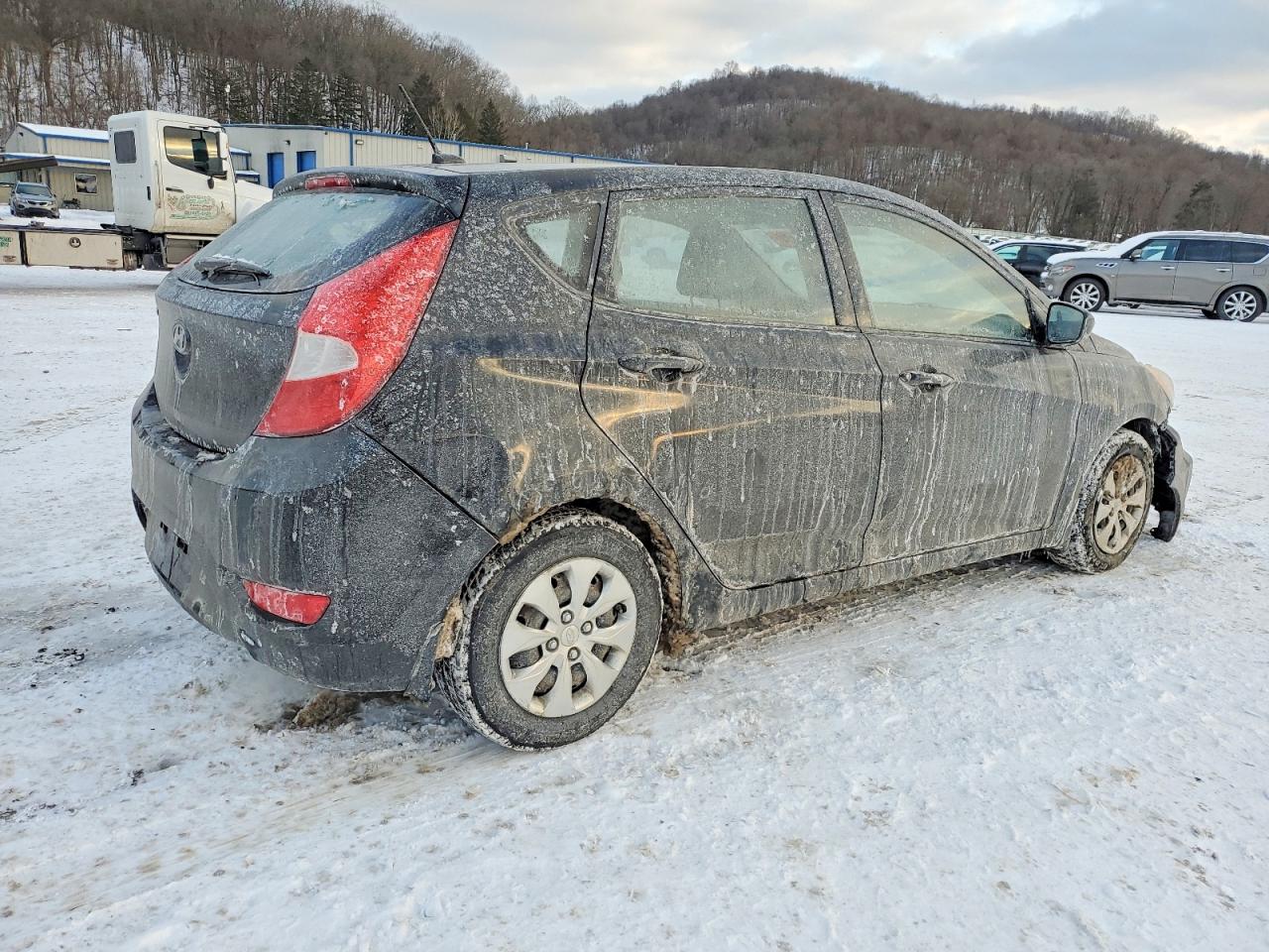 2015 HYUNDAI ACCENT GS photo 3