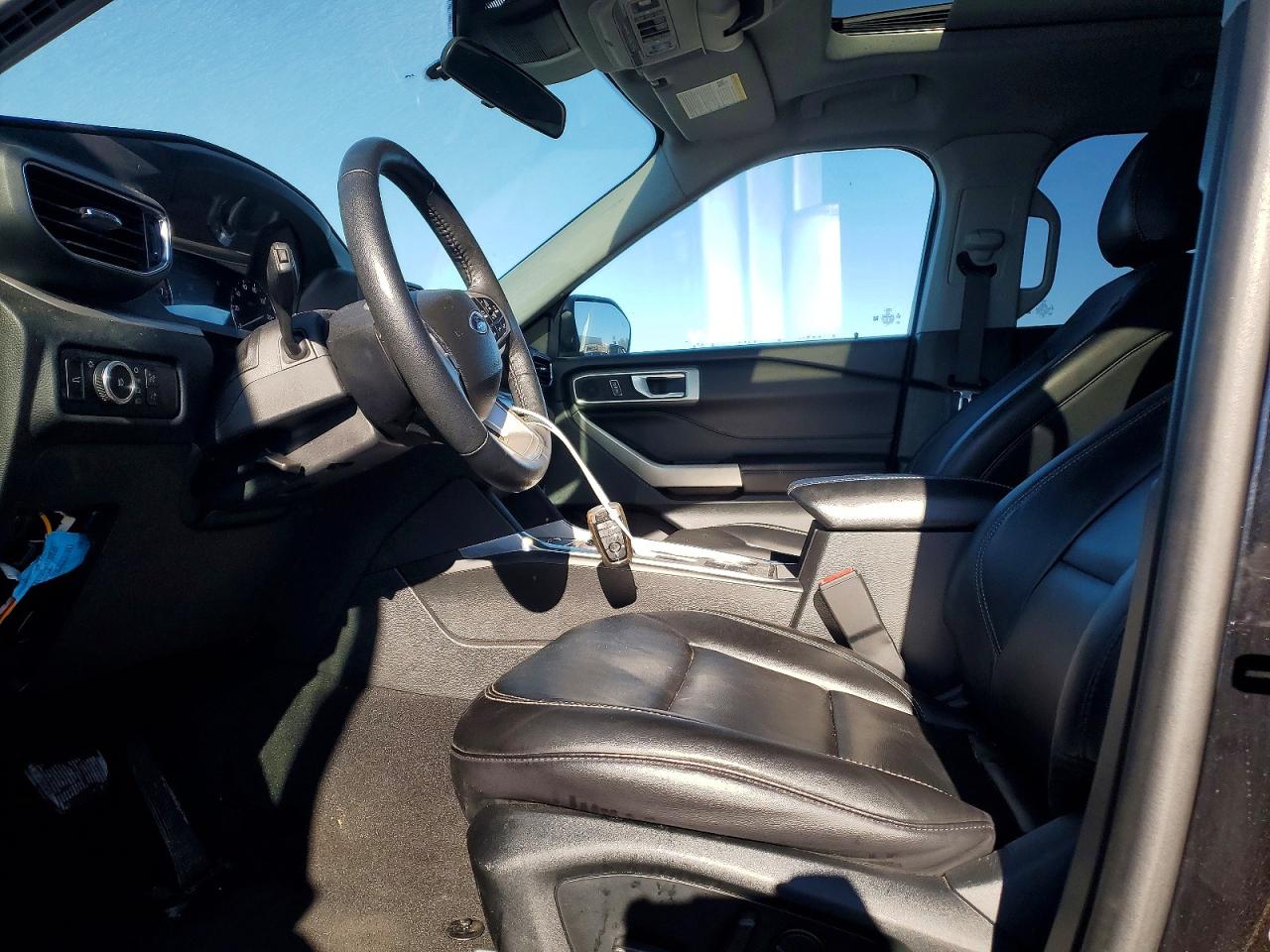 2023 FORD EXPLORER XLT photo 7