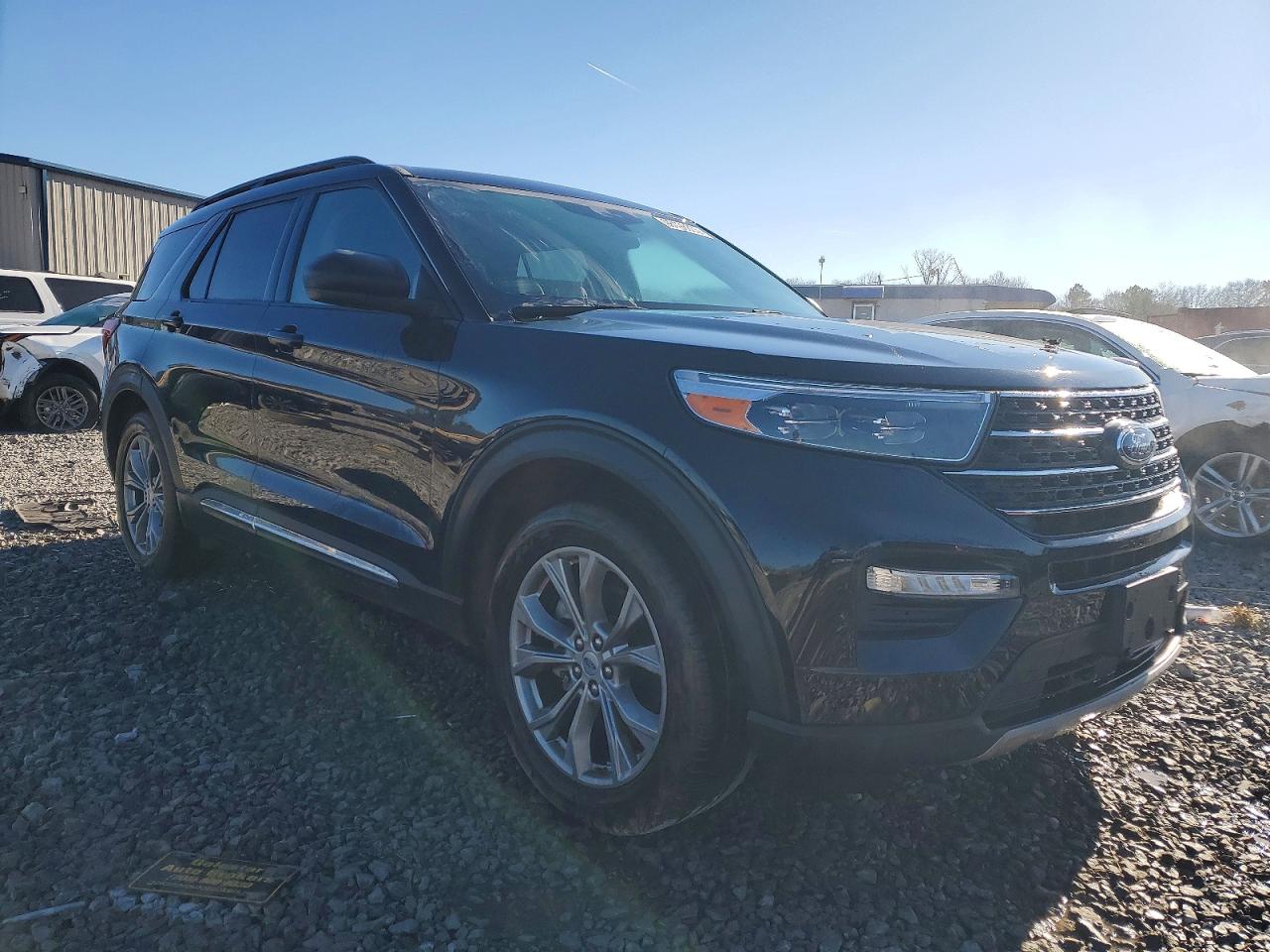 2023 FORD EXPLORER XLT photo 4