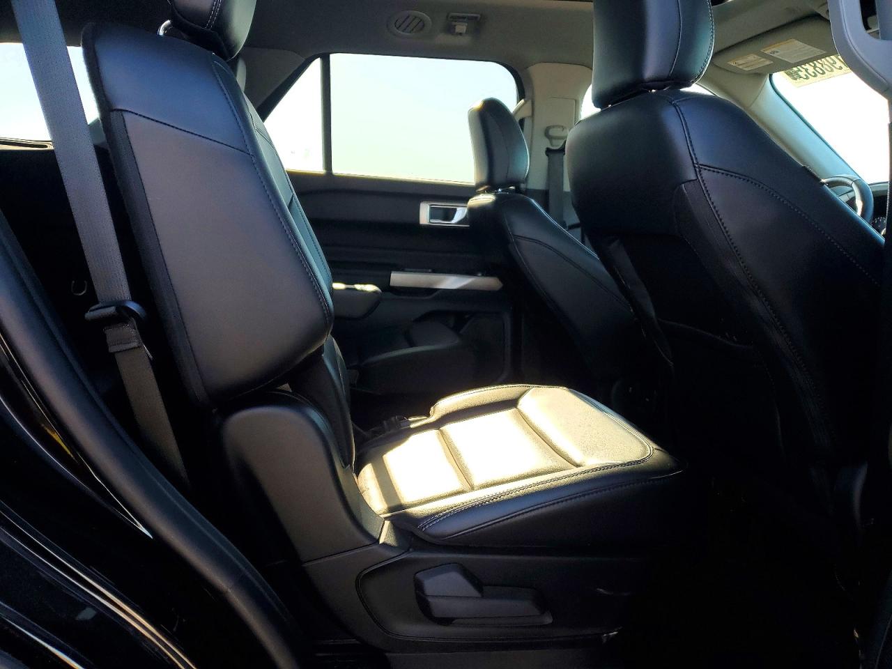 2023 FORD EXPLORER XLT photo 11