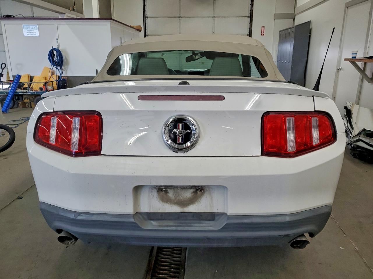 2012 FORD MUSTANG photo 6