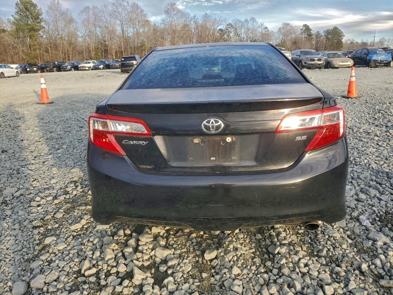 2013 TOYOTA CAMRY L photo 6