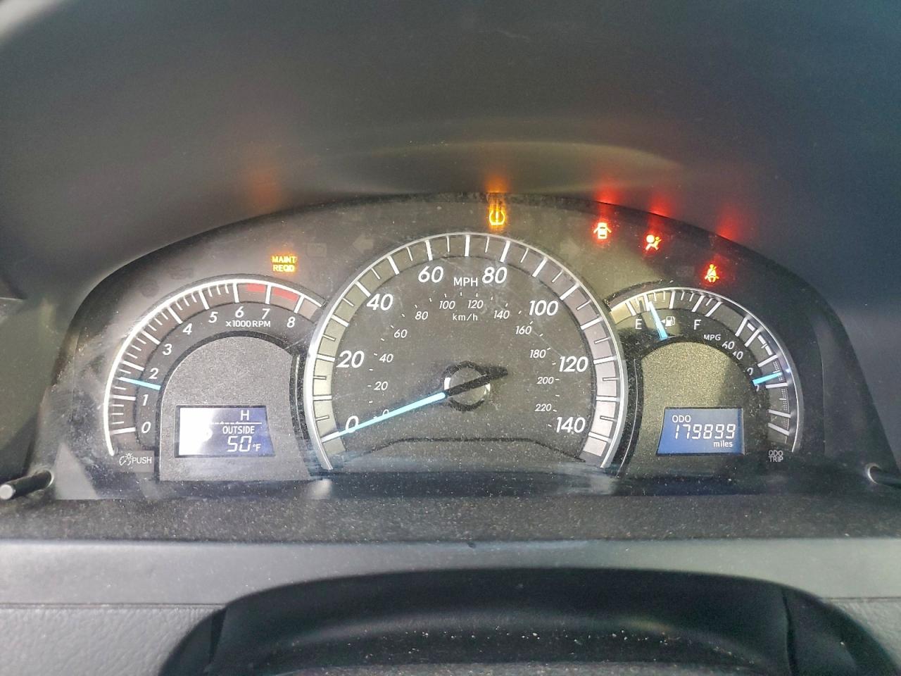 2013 TOYOTA CAMRY L photo 9