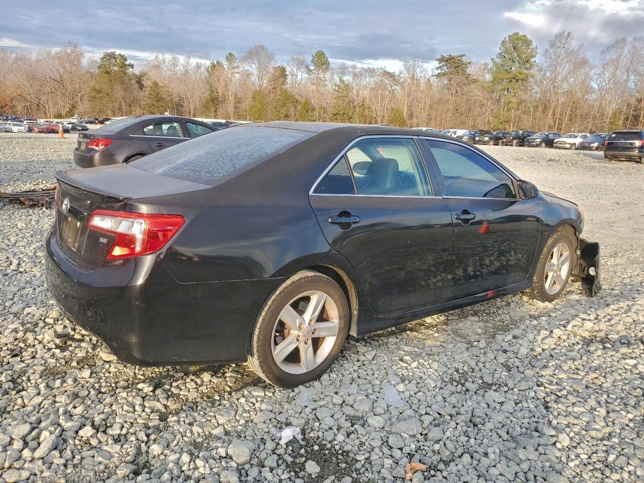 2013 TOYOTA CAMRY L photo 3