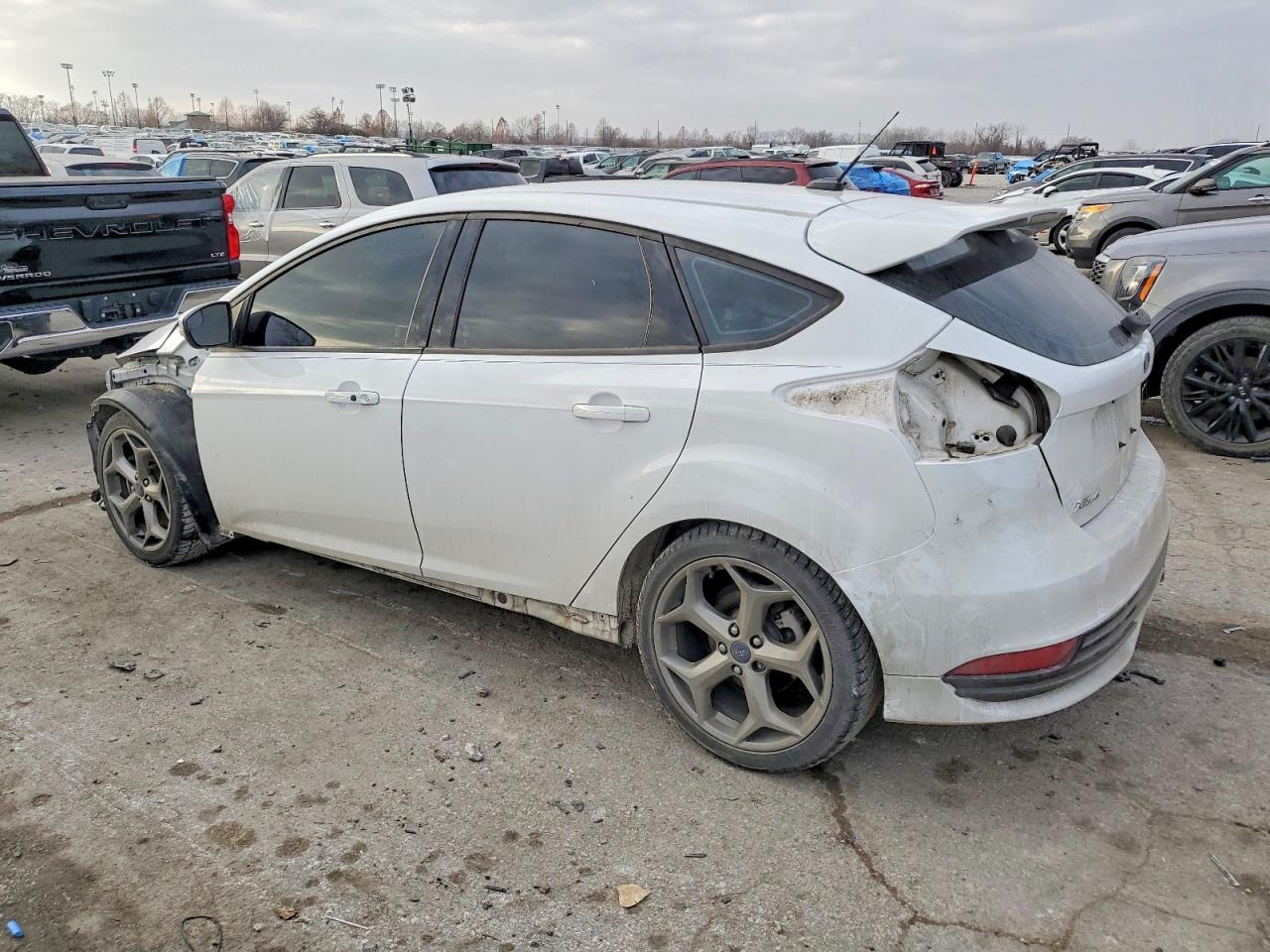 2018 FORD FOCUS ST photo 2