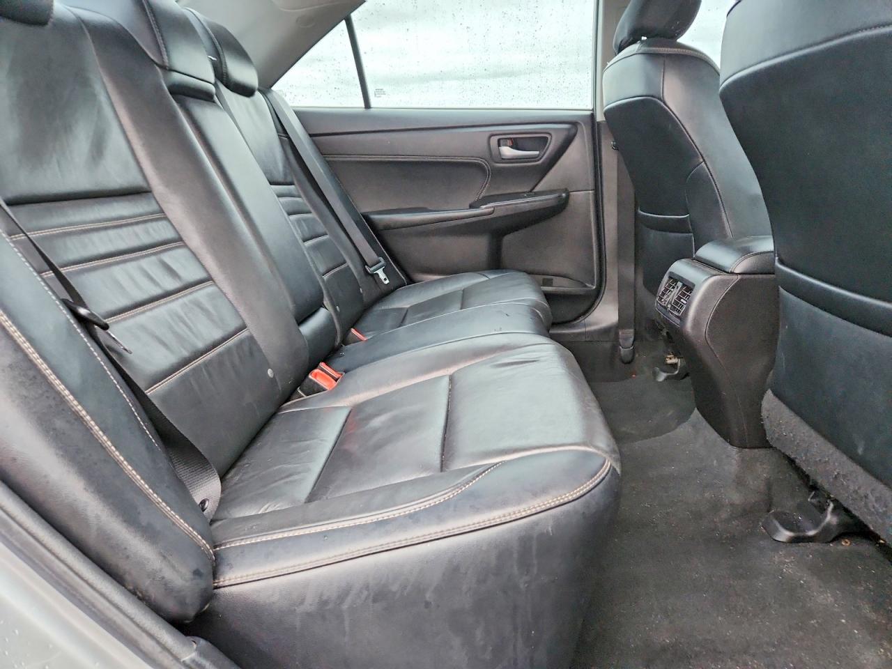 2016 TOYOTA CAMRY LE photo 10