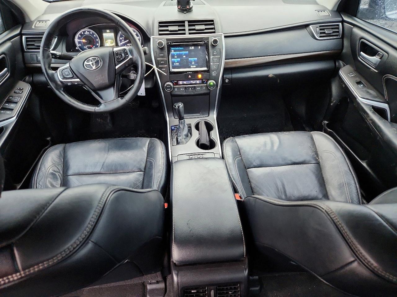 2016 TOYOTA CAMRY LE photo 8
