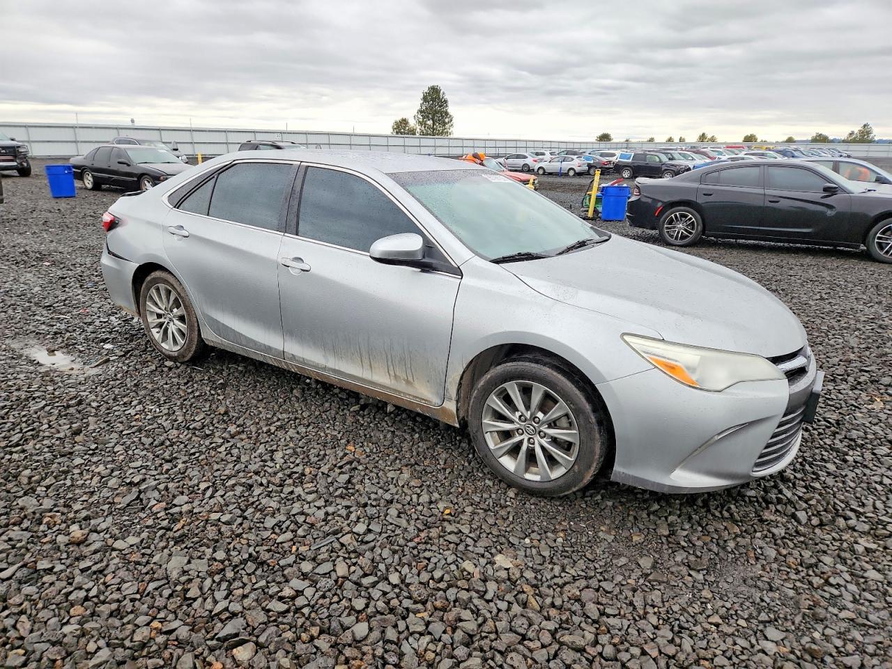 2016 TOYOTA CAMRY LE photo 4