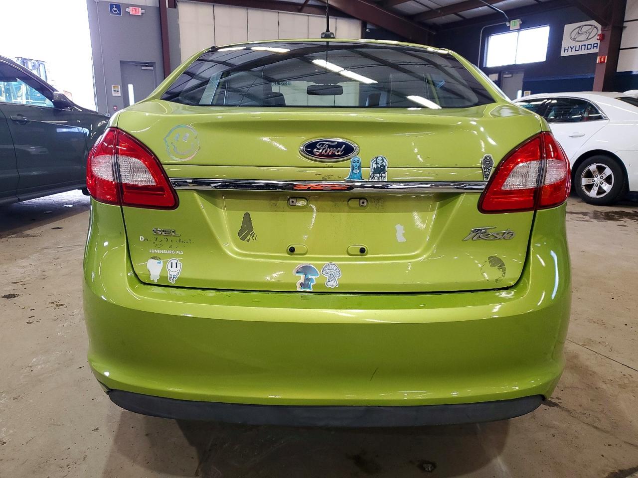 2011 FORD FIESTA SEL photo 6