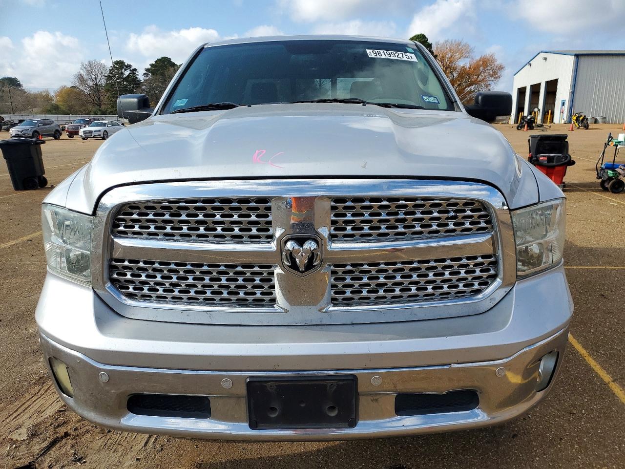 2016 RAM 1500 SLT photo 5