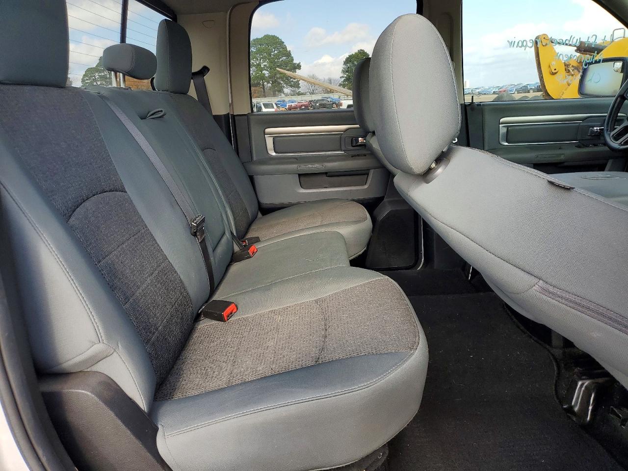 2016 RAM 1500 SLT photo 10
