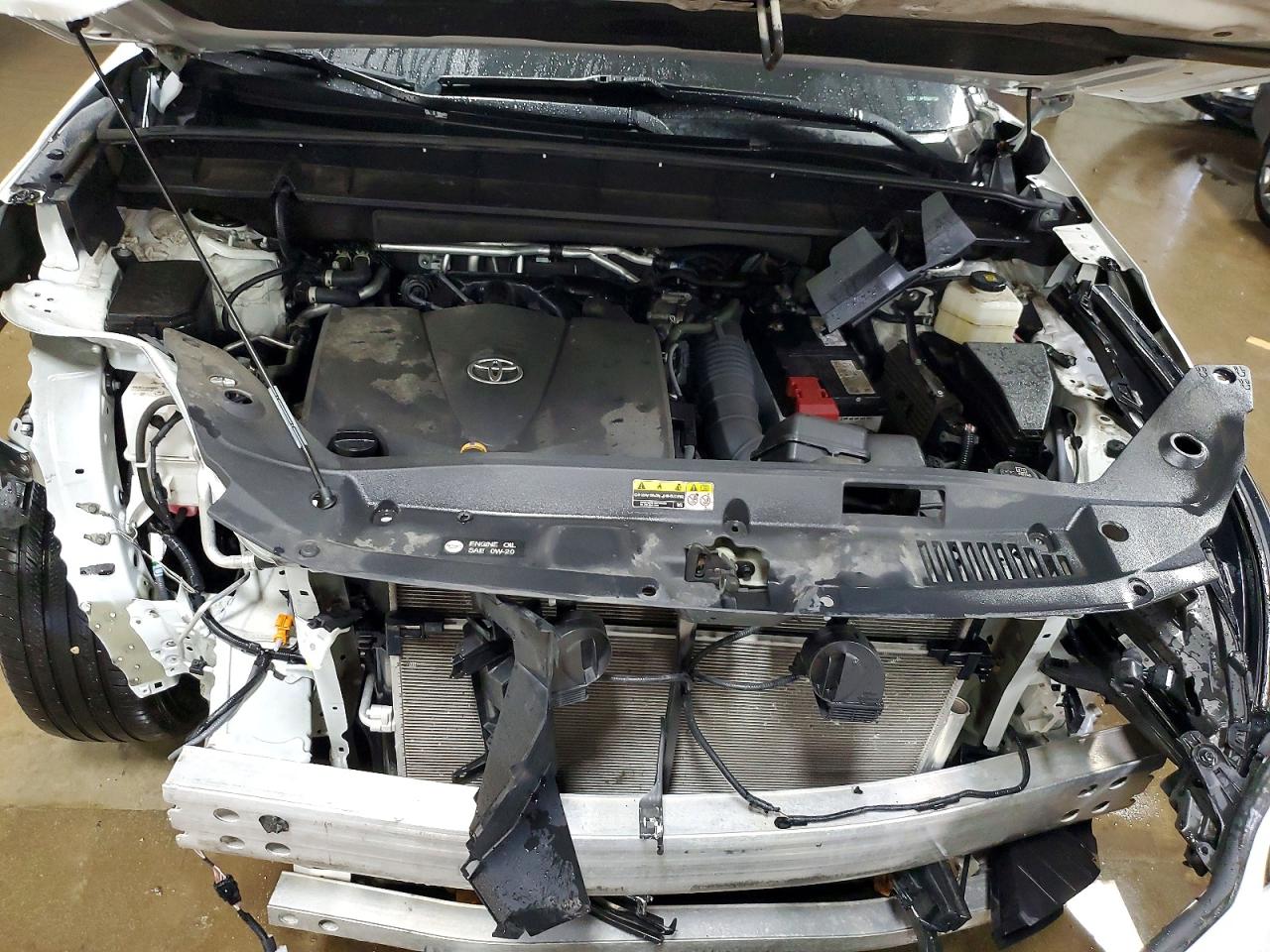 2022 TOYOTA HIGHLANDER XLE photo 12