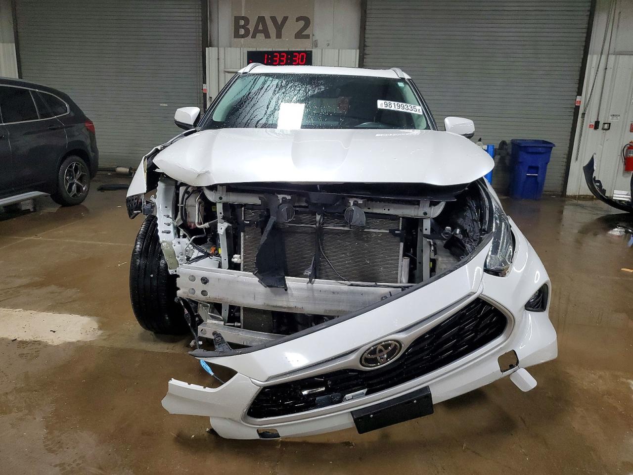 2022 TOYOTA HIGHLANDER XLE photo 5