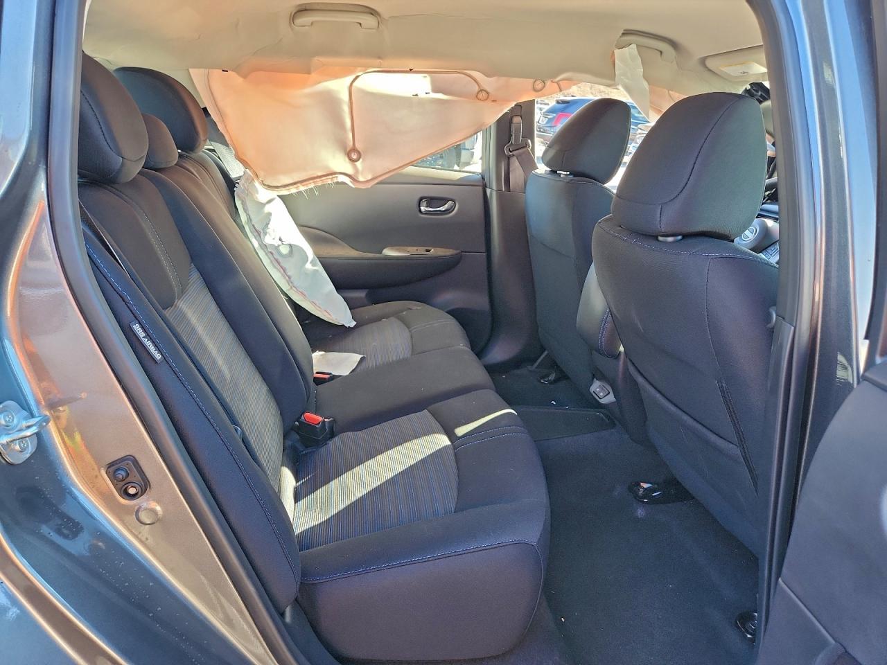 2025 NISSAN LEAF S photo 10