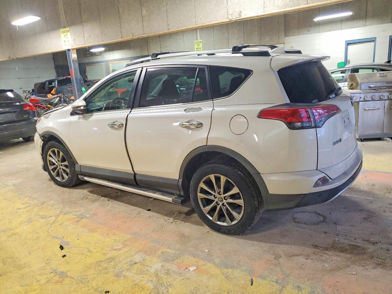 2016 TOYOTA RAV4 LIMITED photo 2