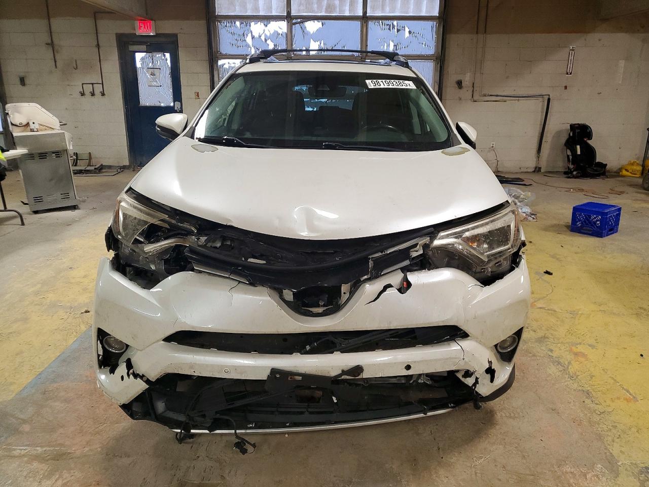 2016 TOYOTA RAV4 LIMITED photo 5