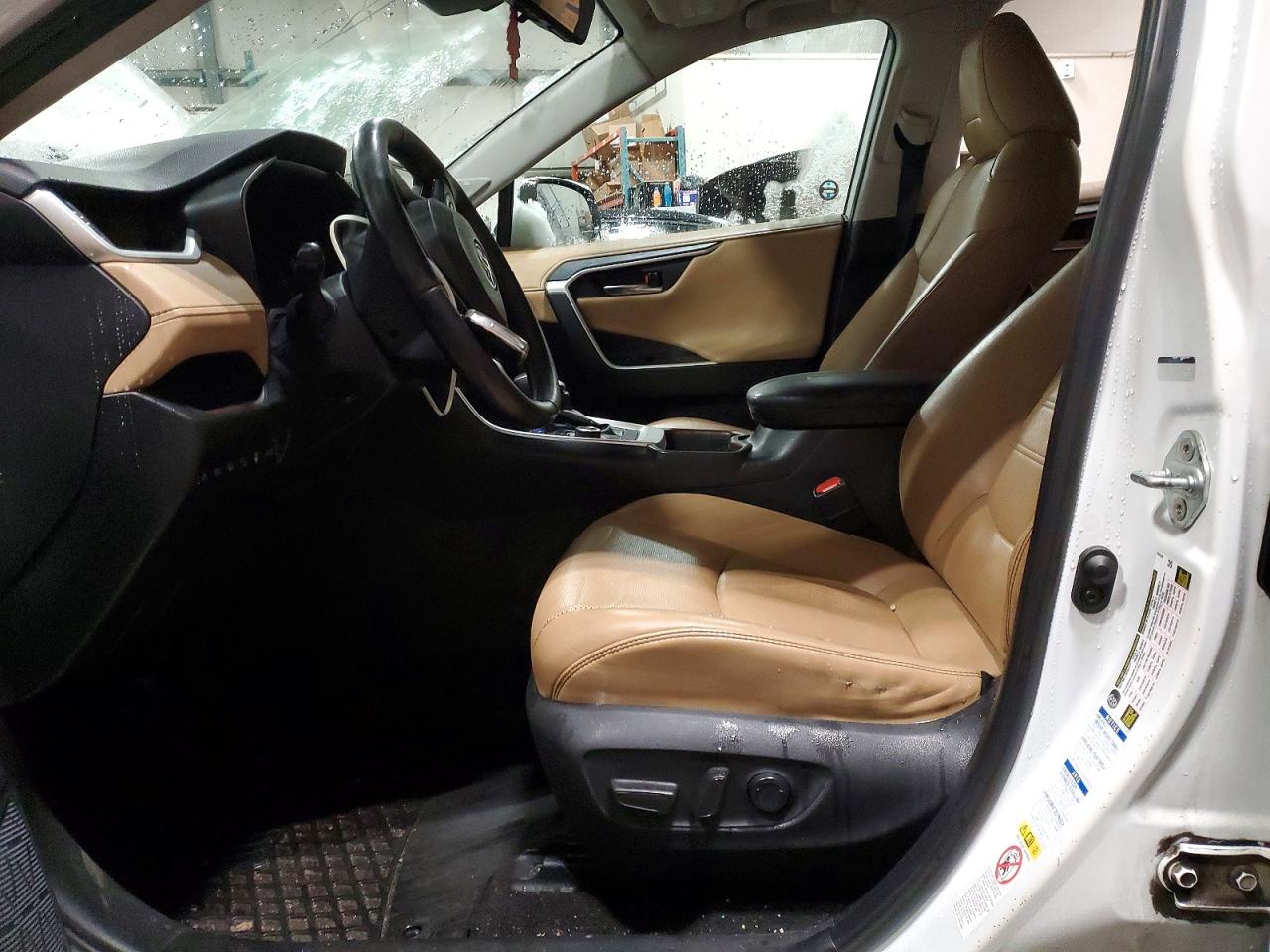 2019 TOYOTA RAV4 LIMITED photo 7
