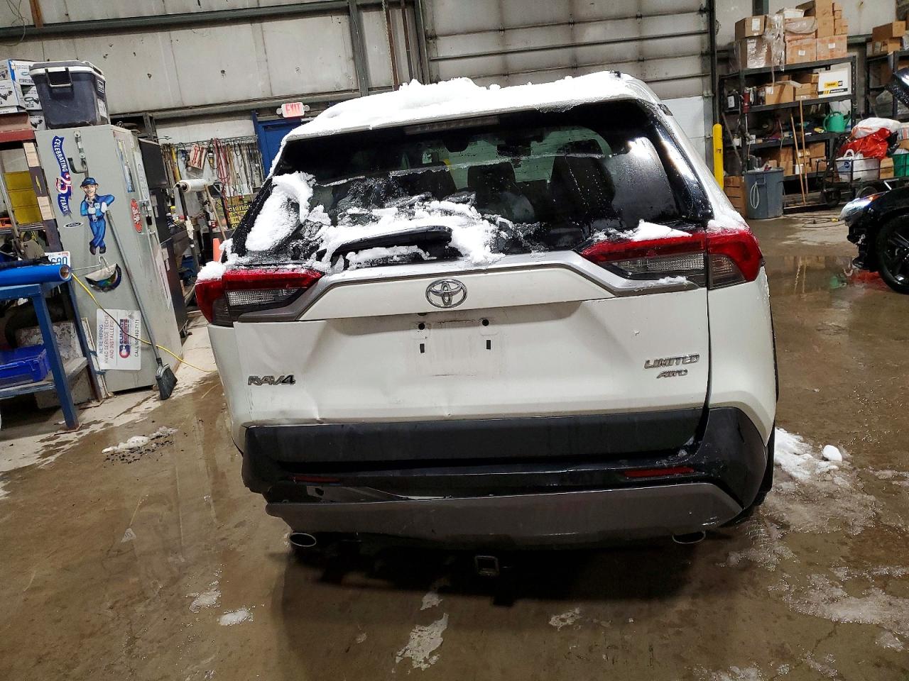 2019 TOYOTA RAV4 LIMITED photo 6