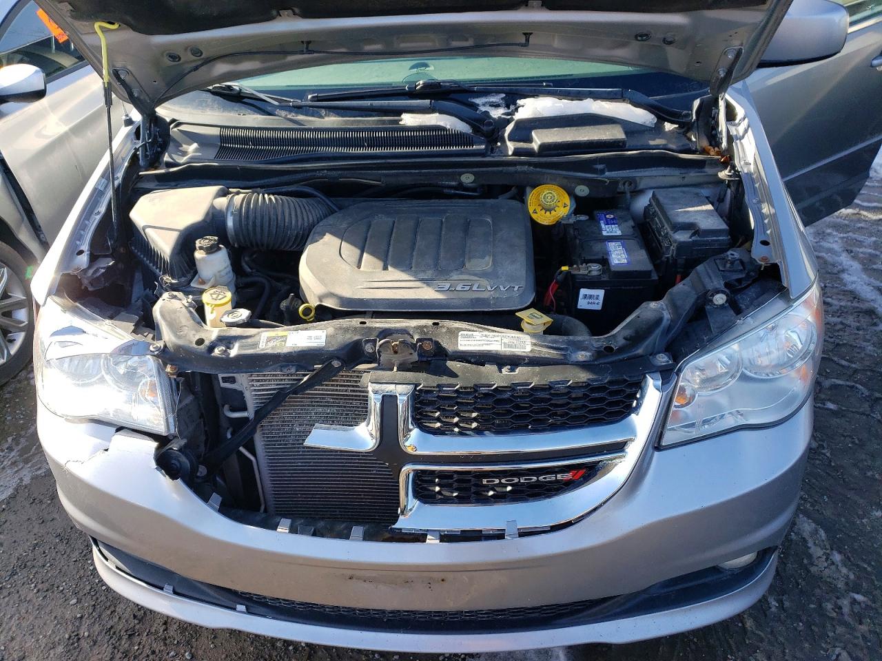 2015 DODGE GRAND CARAVAN SE photo 12