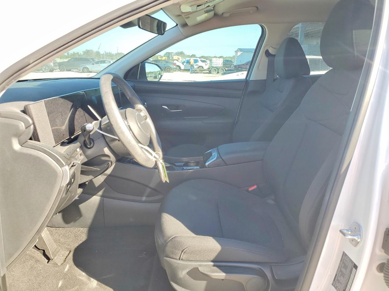 2025 HYUNDAI TUCSON SE photo 7
