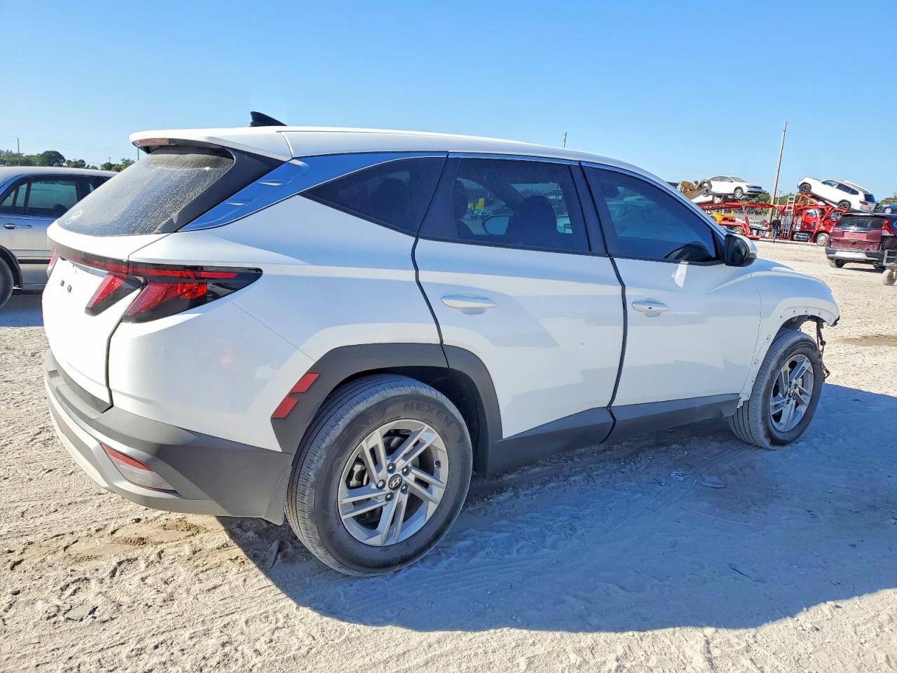 2025 HYUNDAI TUCSON SE photo 3