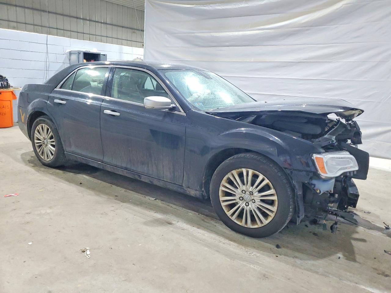 2013 CHRYSLER 300C LUXURY photo 4