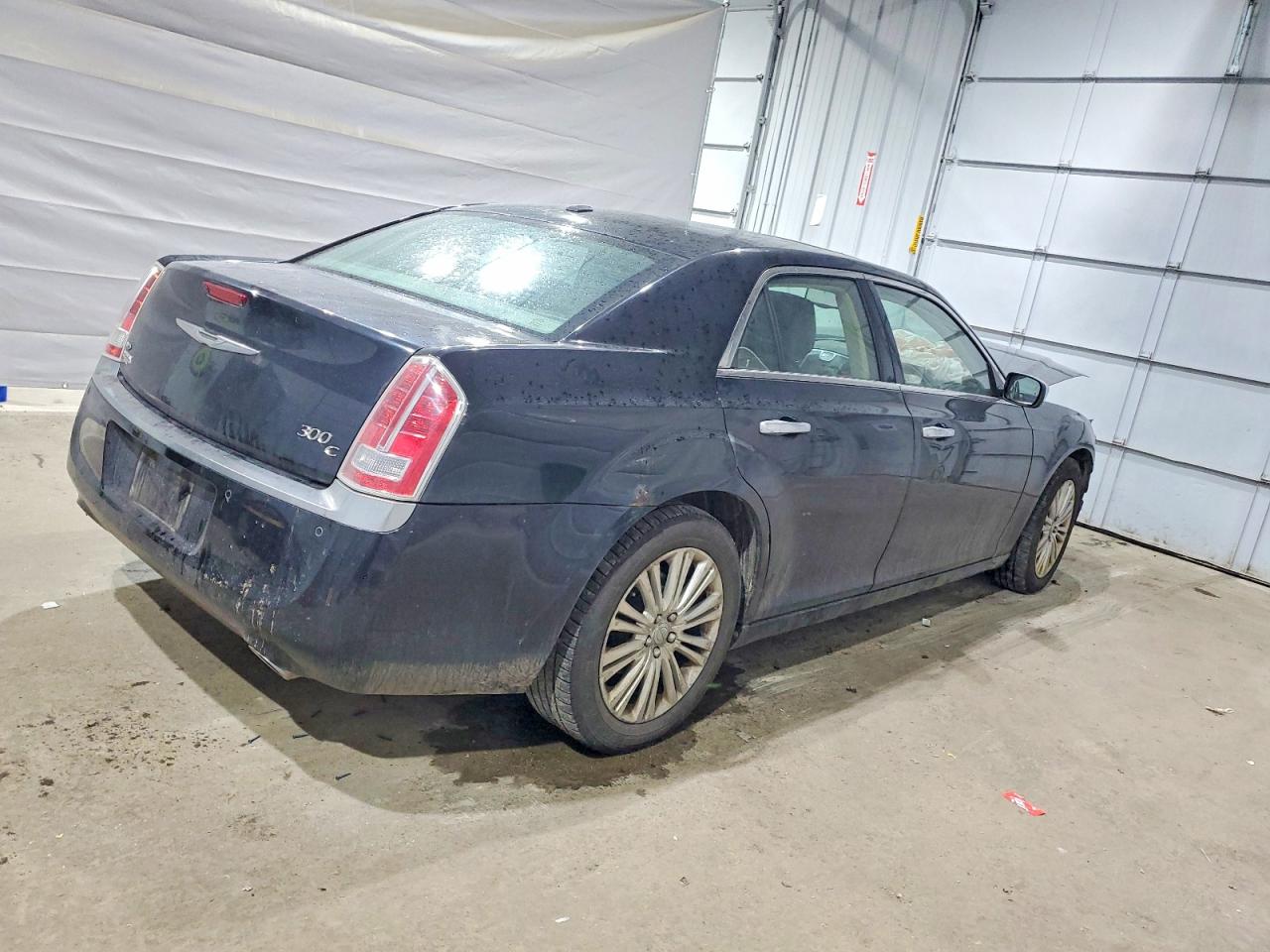 2013 CHRYSLER 300C LUXURY photo 3